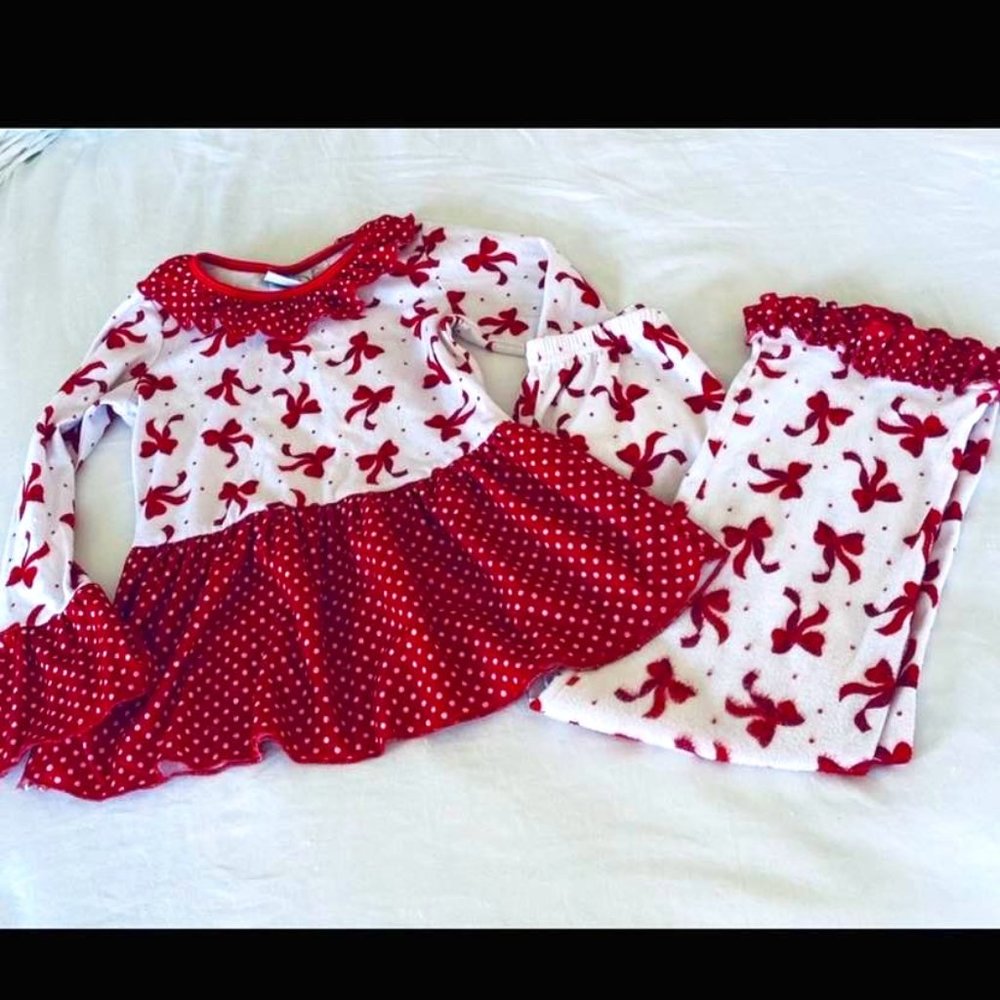Girls Christmas Holiday Cozy Flannel Pajamas PJ Set Red Bows Ruffles Sz 7